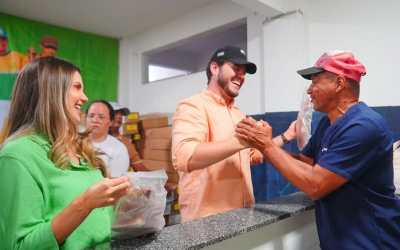 Prefeitura de Campina Grande distribui 1,5 tonelada de peixes entre os agentes de limpeza da cidade