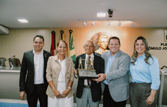 Escritor e Jornalista Ronaldo Leite recebe Título de Cidadão Campinense