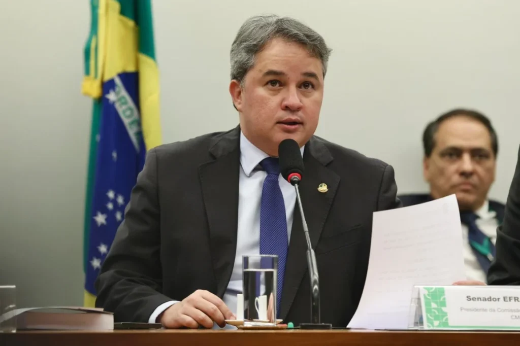 Efraim assina urgência de projeto que defende o Agro e proíbe a desapropriação de terras produtivas
