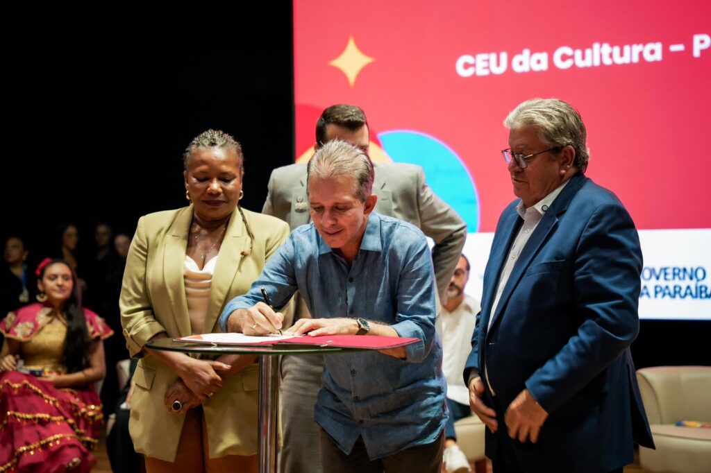 Nabor assina convênio com Ministério para construção do CEU da Cultura