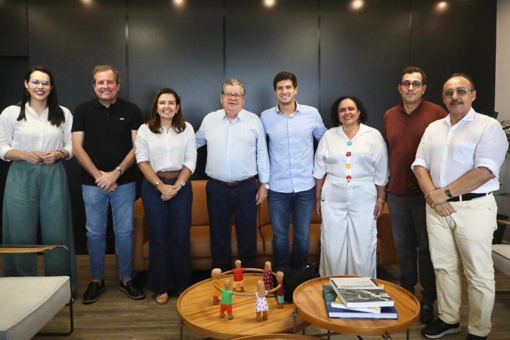 João Campos e João Azevêdo se reúnem em Recife para fortalecer PSB na Paraíba
