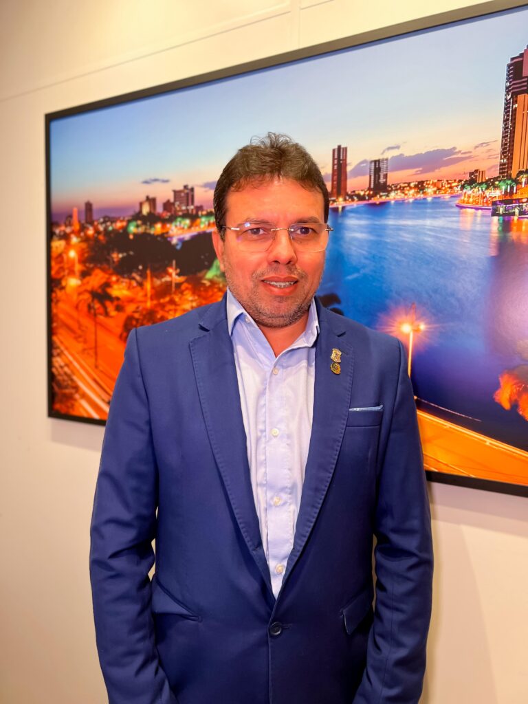 Vereador Márcio Guedes propõe política municipal de apoio à saúde mental de mães e cuidadoras em Campina Grande