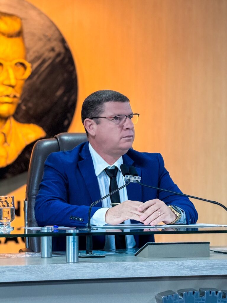 Vereador Dinho Papaléguas protocola projeto que cria a Medalha Rainha da Borborema para reconhecer destaques do esporte em Campina Grande