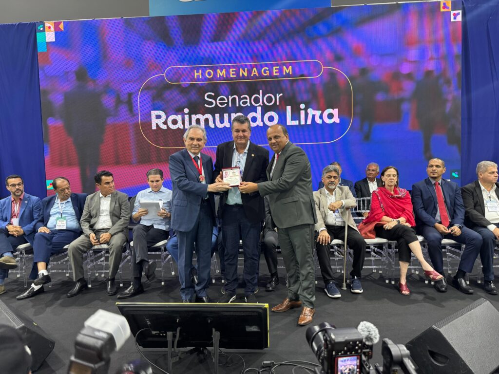 EM CAMPINA GRANDE: Abertura do Confep destaca fortalecimento dos municípios e homenageia Raimundo Lira