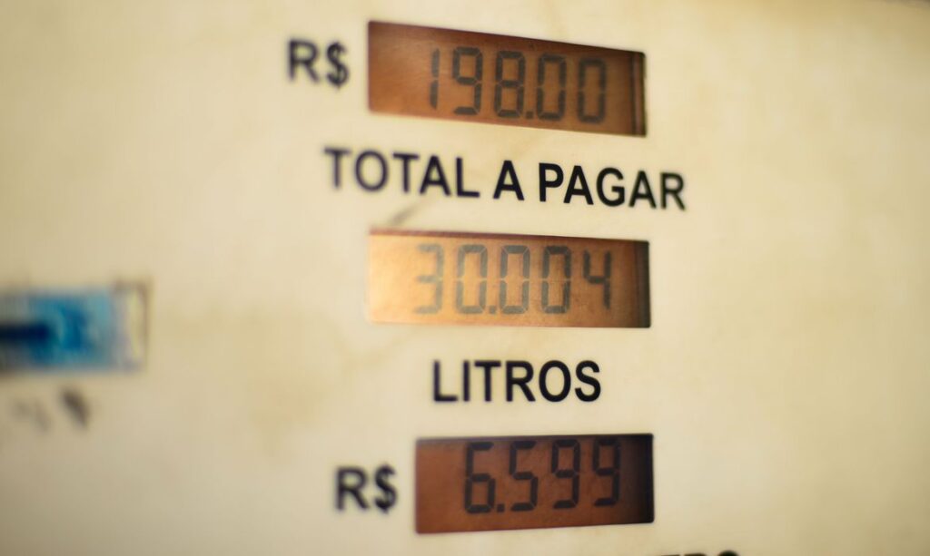 Governo da Paraíba vai aderir à proposta do presidente Lula de baixar óleo diesel