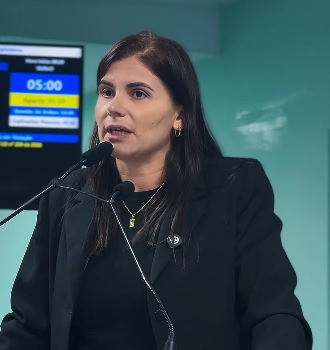 Kallyna Dias se pronunciou publicamente sobre a situação da saúde pública de Campina Grande após a morte da pequena Liana