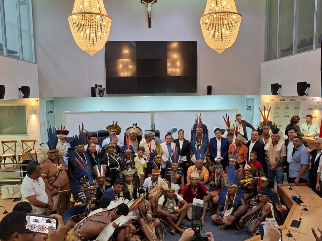 ALPB homenageia lideranças de Rio Tinto e Murilo Galdino destaca conquista histórica por moradia digna