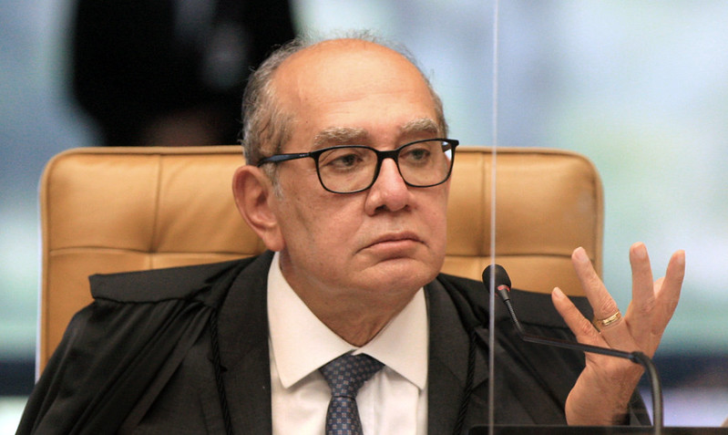 Oposição articula impeachment de Gilmar Mendes após ação contra Zema