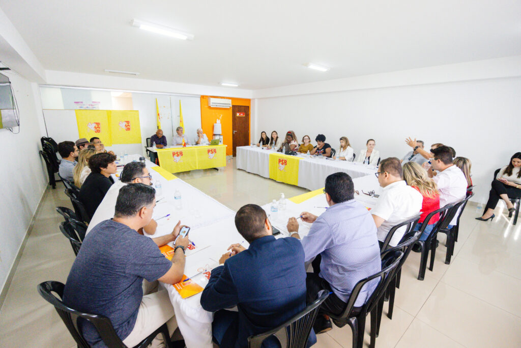 João Azevêdo reúne pré-candidatos a deputado estadual e reforça unidade do grupo nas disputas proporcional e majoritária
