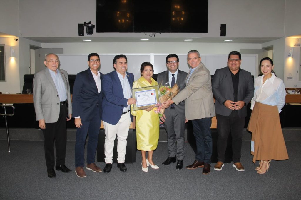 ALPB concede Cidadania Paraibana à psicóloga Rosa Batista