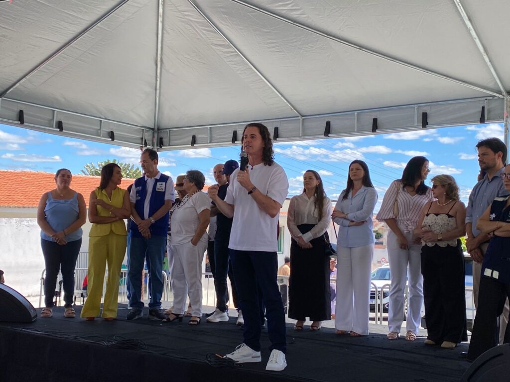 Por articulação de Veneziano, Sumé ganha carreta do programa Agora tem Especialistas para zerar fila de consultas e exames