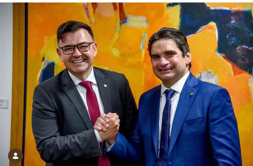 Murilo Galdino anuncia licença e celebra chegada de Raniery Paulino à Câmara Federal