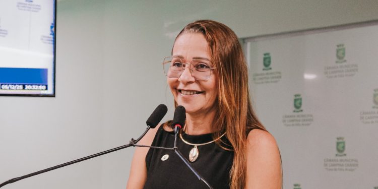 Aninha Cardoso denuncia condições precárias de trabalho de agentes de endemias em Campina Grande