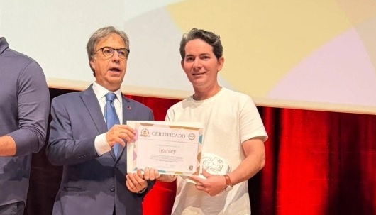 Prefeitura de Igaracy recebe prêmio por trabalho desenvolvido em prol da primeira infância