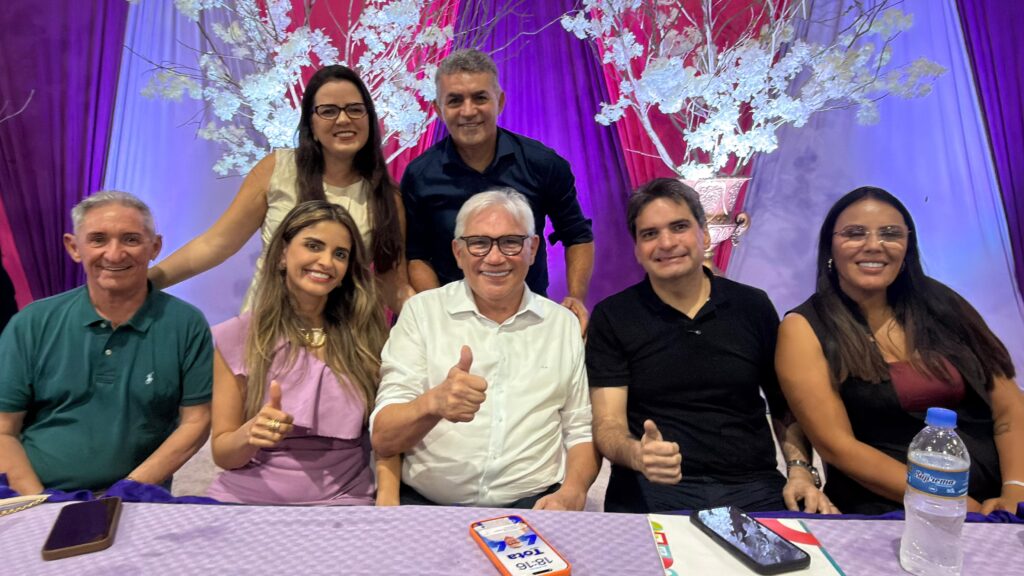 Em Cumaru, Murilo Galdino participa de homenagem ao Dia das Mães ao lado do prefeito Tota Guedes