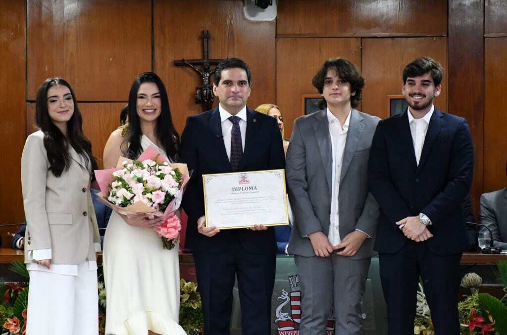 Murilo Galdino recebe Título de Cidadão Pessoense em sessão solene na Câmara Municipal de João Pessoa