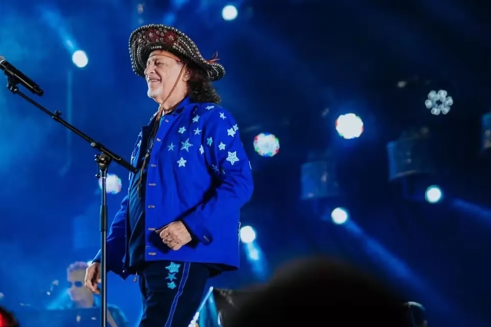 Como criança que brinca na chuva Alceu Valença faz show emblemático no São João de Campina Grande