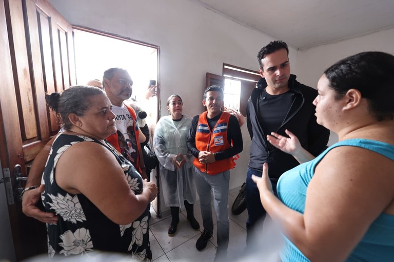 Governador Lucas Ribeiro reforça ações em Santa Rita contra impactos das chuvas e instala comitê no Centro Integrado de Comando e Controle
