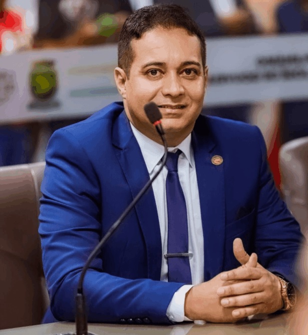 Frank Alves propõe envio domiciliar de carnês do IPTU em Campina Grande