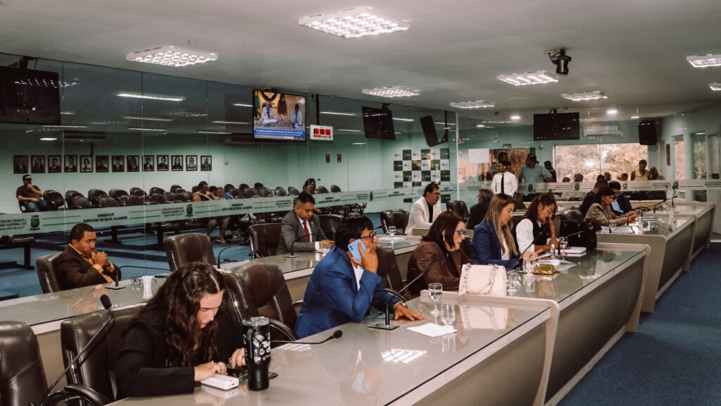 Sessão reúne debates sobre combustíveis, saúde pública, esporte e infraestrutura