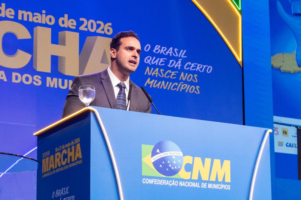 Em Brasília, Lucas Ribeiro representa governadores na abertura da Marcha dos Prefeitos e ressalta integração com municípios