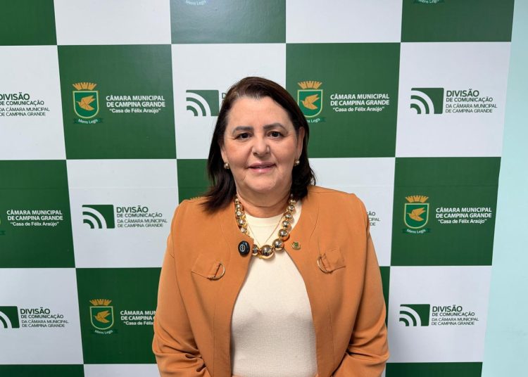 Vereadora Valéria Aragão apresenta projeto de enfrentamento ao racismo nas escolas municipais de Campina Grande