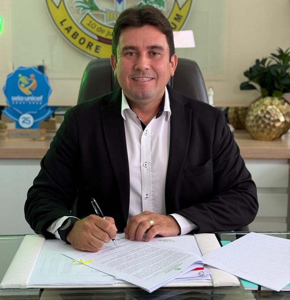 Em pesquisa de consumo interno, gestão Helder Carvalho é aprovada por 77, 7% da população de Sousa