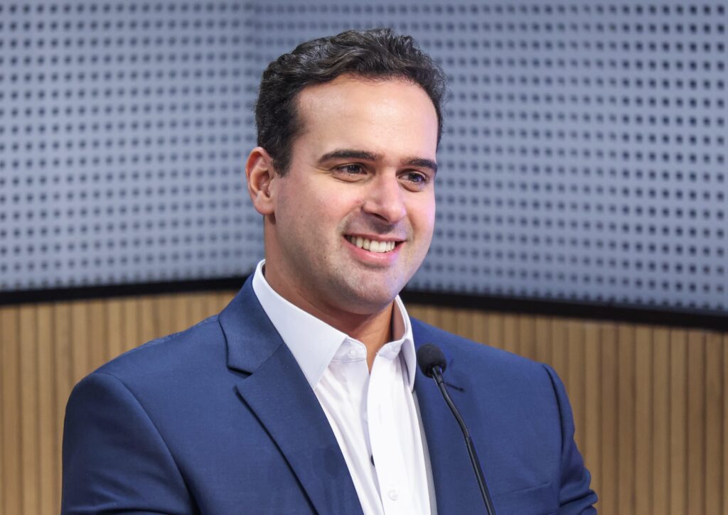 Governador Lucas Ribeiro anuncia o pagamento de junho dos servidores estaduais para os dias 29 e 30
