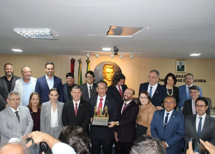 Presidente da Câmara, Saulo Germano comanda sessão especial de entrega do Título de Cidadania Campinense ao ministro Mauro Campbell Marques