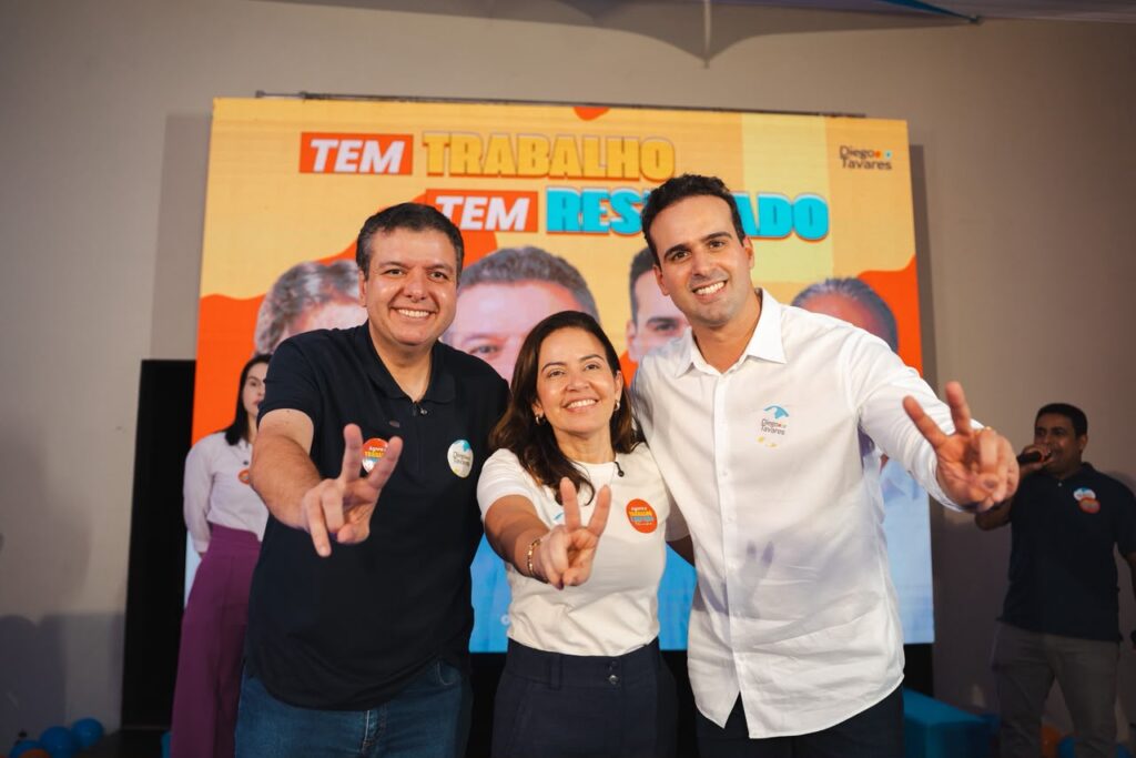 Diego Tavares reúne multidão em plenária no Geisel e fortalece pré-candidatura à Assembleia Legislativa