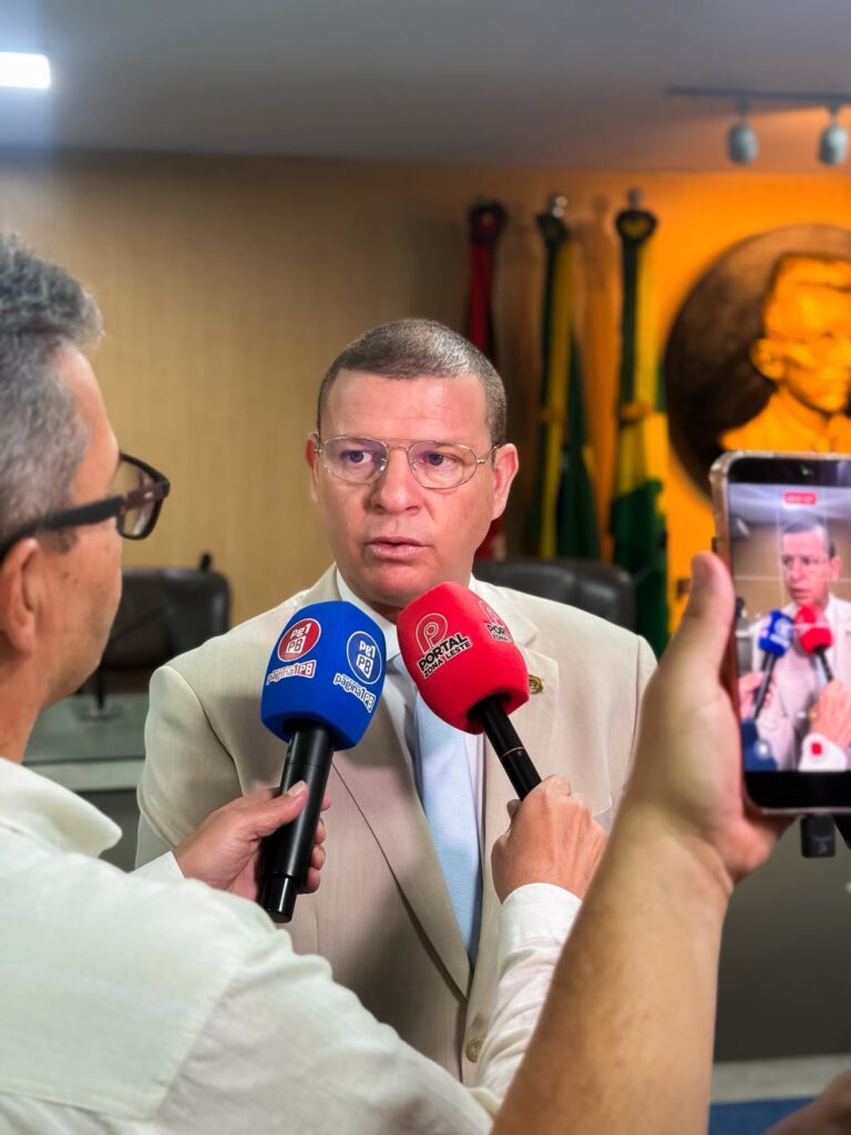 Dinho reforça importância da recuperação do Grande Hotel para a preservação da história de Campina Grande