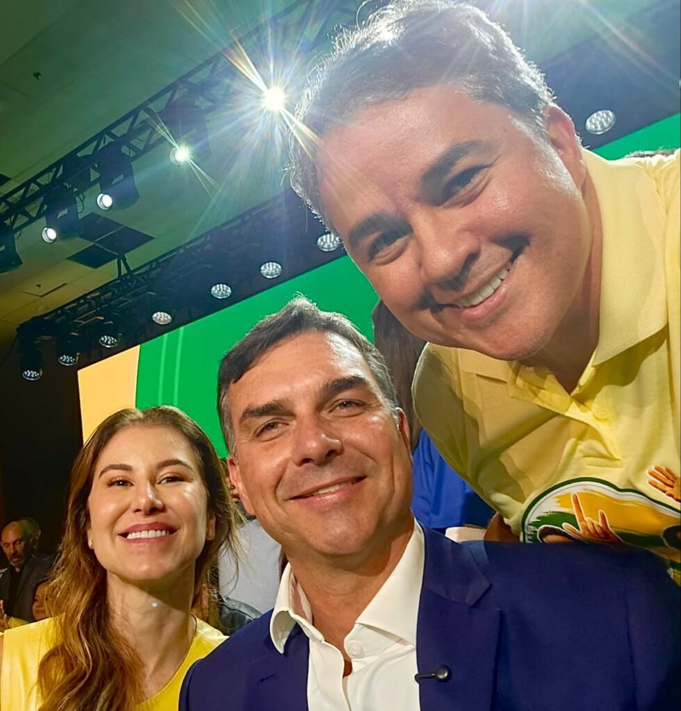 Efraim prestigia convenção nacional ao lado de Flávio Bolsonaro e lideranças