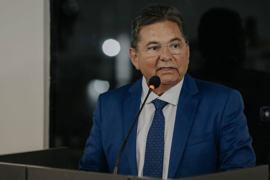 Mídia estadual aponta Adriano Galdino como fiel da balança nas eleições da Paraíba
