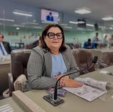 Valéria Aragão propõe prêmio para escolas que alcançarem metas de desempenho na rede municipal de ensino de Campina Grande
