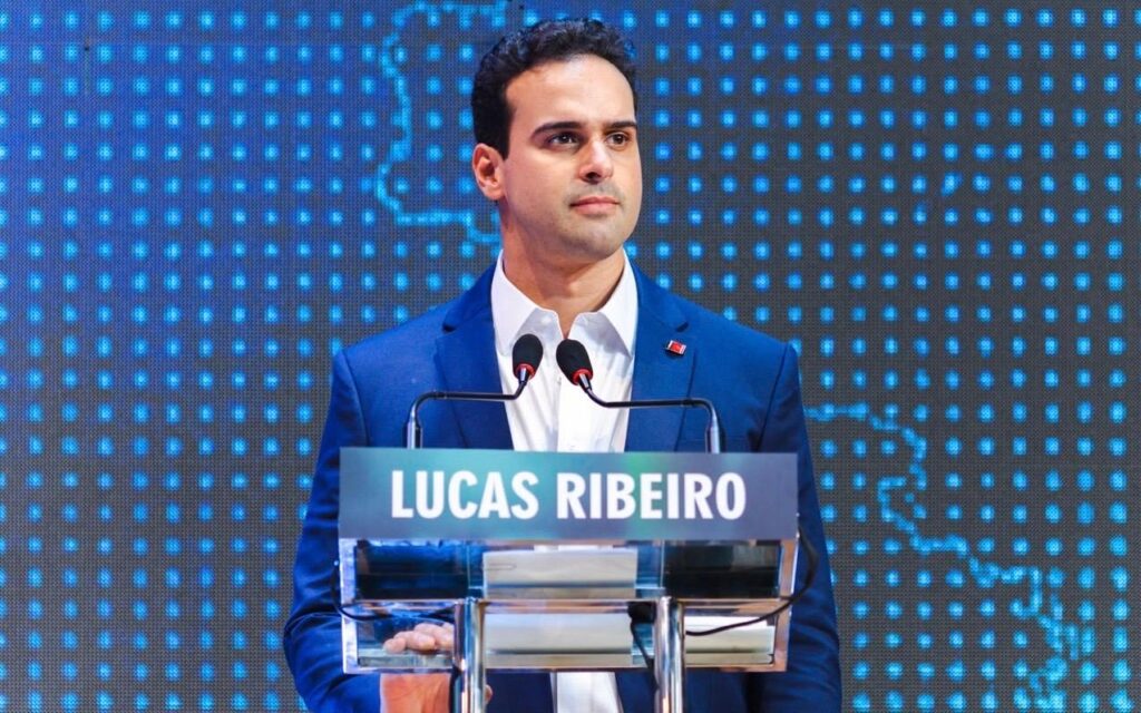 Lucas anuncia calendário de promoção na PM e destaca avanços na educação em primeiro debate