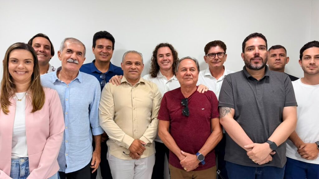 Prefeito, Presidente da Câmara e Vereadores de Cabedelo anunciam apoio à reeleição de Veneziano para o Senado*