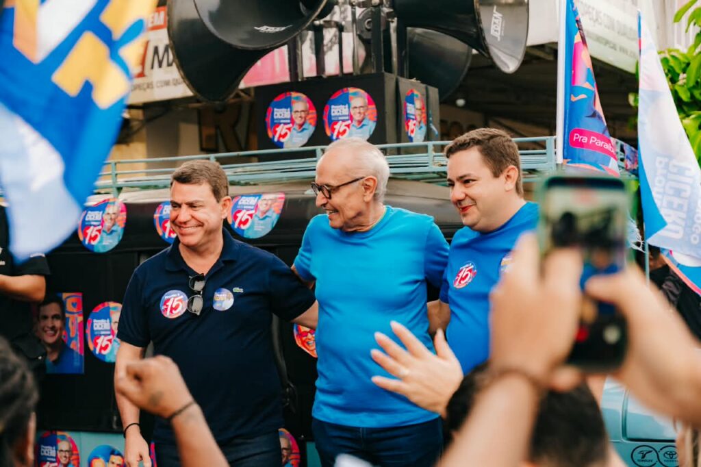 Ao lado do prefeito Márcio Cruz, Cícero inaugura comitê em Jacaraú e se compromete com apoio aos municípios