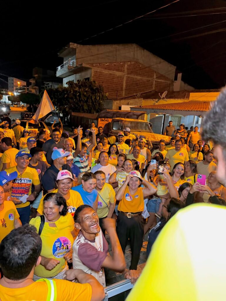 Prefeito Azif Lemos promove caminhada de apoio a candidatos em Itaporanga