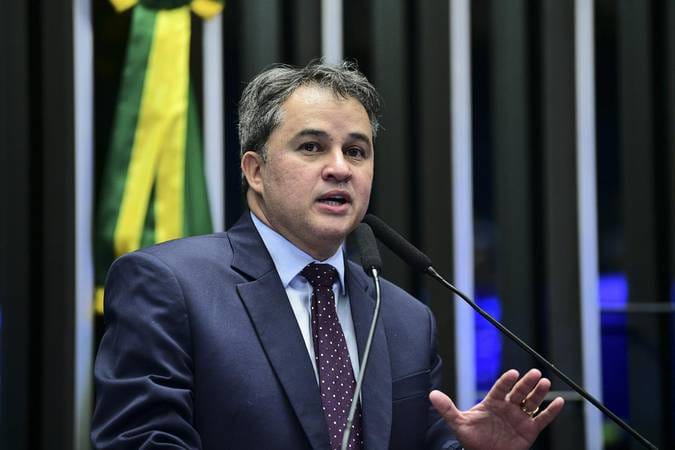 Efraim relembra assinatura de pedido contra Moraes durante disputa pelo Governo da Paraíba