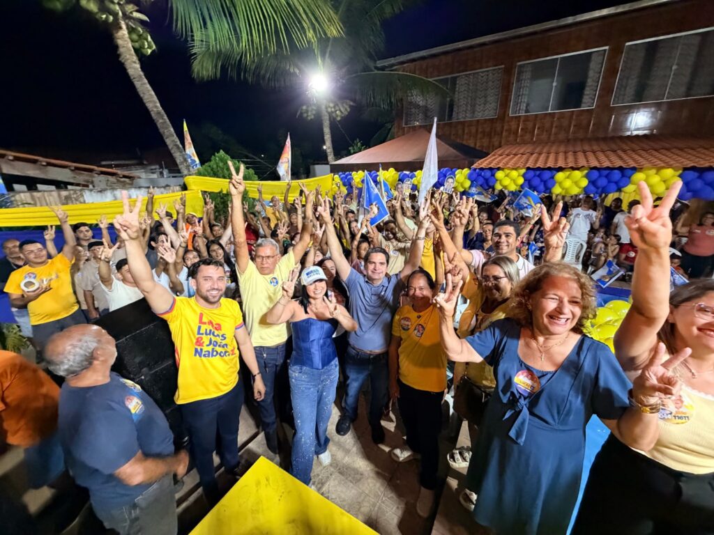 Murilo Galdino participa de plenária em Lucena ao lado de lideranças e amigos
