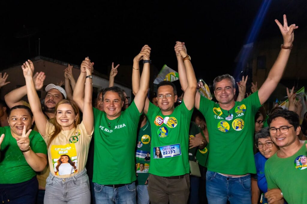 Multidão toma as ruas de Itapororoca, e Efraim diz que “a pesquisa da rua” aponta para o segundo turno