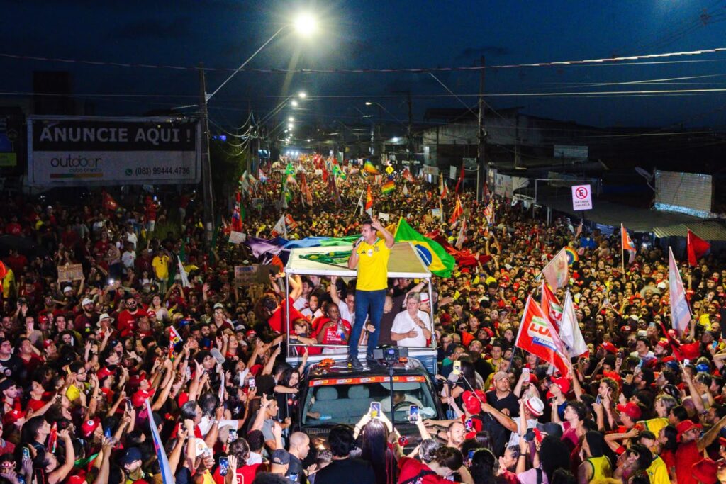 Lucas reforça apoio a Lula em grande caminhada que reúne multidão em Mangabeira