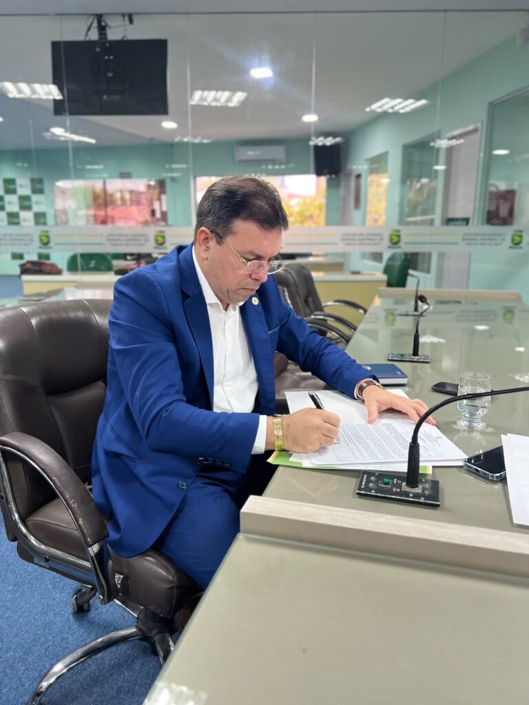 Vereador Márcio Guedes propõe censo de cães e gatos para fortalecer políticas de proteção animal em Campina Grande